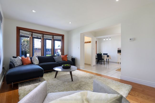 42 Marta Ave, House other with 3 bedrooms, 2 bathrooms and 1 parking in Scarborough ON | Image 8