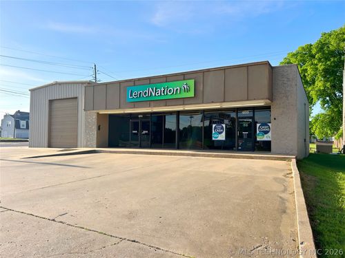 403 E 8th St, Okmulgee, OK, 74447-5502 | Card Image