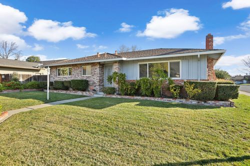 8402 Roxburgh Way, Stockton, CA, 95209-2648 | Card Image
