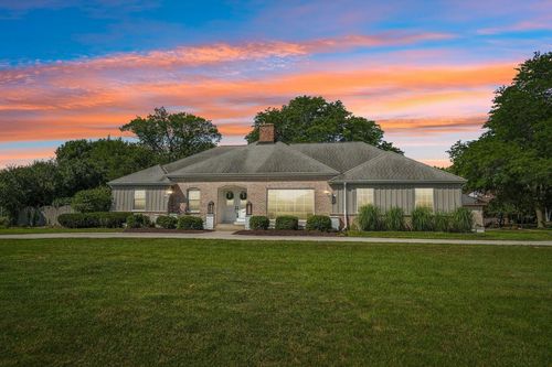 2135 Michelle Drive, Brookfield, WI, 53045 | Card Image