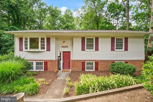 16210 Sheffield Dr, DUMFRIES, VA, 22025-1742 | Card Image