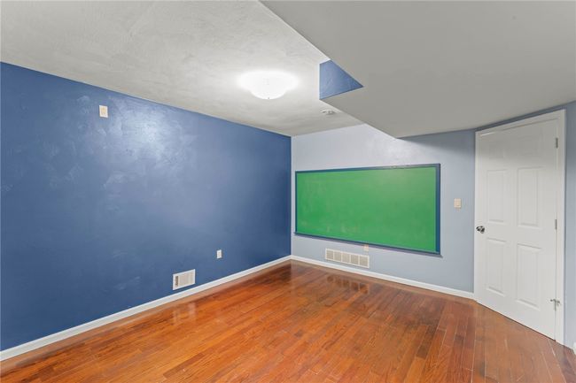 6001 Dashwood Dr, House other with 3 bedrooms, 3 bathrooms and 2 parking in Bethel Park PA | Image 26