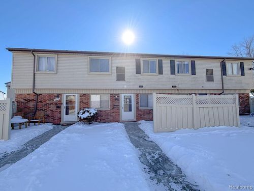 24943 Mayfair St, Flat Rock, MI, 48134-2707 | Card Image