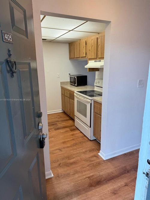 apt-405-1850 N Congress Ave, West Palm Beach, FL, 33401-1682 | Card Image