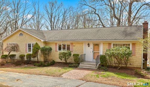 64 Mariner Cir, Trumbull, CT, 06611-1722 | Card Image