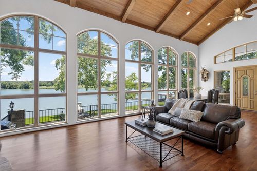 2428 River Oaks Dr, Kingsland, TX, 78639-5221 | Card Image