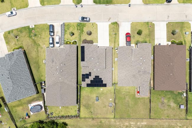 Birds eye view of the home helps to highlight the yard space you have to work with. | Image 40