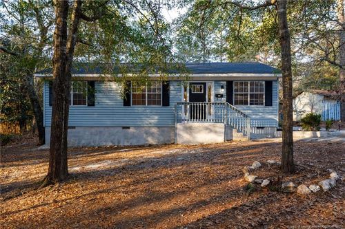 1090 W Maine Ave, Southern Pines, NC, 28387-3155 | Card Image