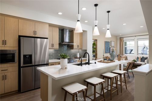 102 S Orchid Ave, Compton, CA, 90220-1016 | Card Image