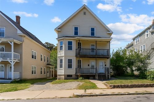 25 Vine St, Woonsocket, RI, 02895-1131 | Card Image