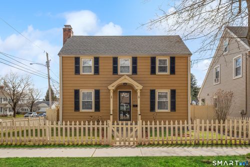 135 Laurel Pl, Bridgeport, CT, 06604-1719 | Card Image