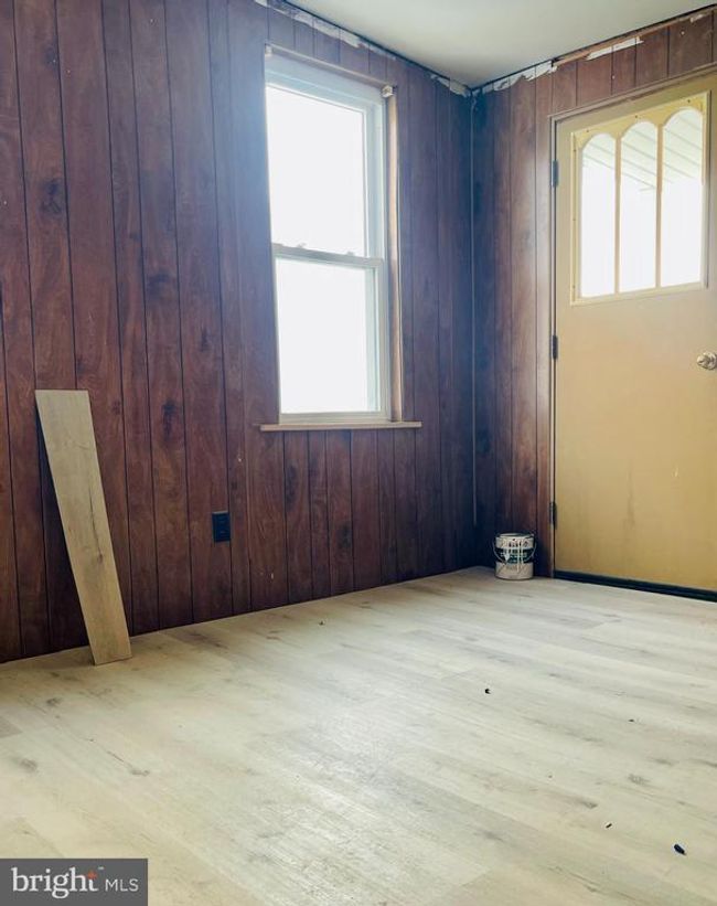 21 N Chestnut St, Home with 4 bedrooms, 2 bathrooms and null parking in Mount Carmel PA | Image 18