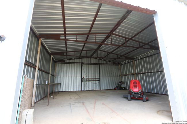 7510 Pittman Rd, House other with 3 bedrooms, 2 bathrooms and null parking in Adkins TX | Image 32