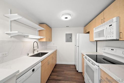 unit-721-425 W Beech St, San Diego, CA, 92101-2960 | Card Image