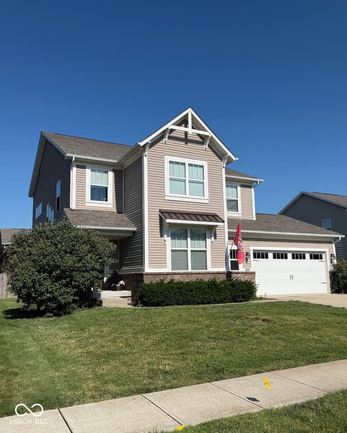 7808 Hedgehop Dr, Zionsville, IN, 46077-9835 | Card Image