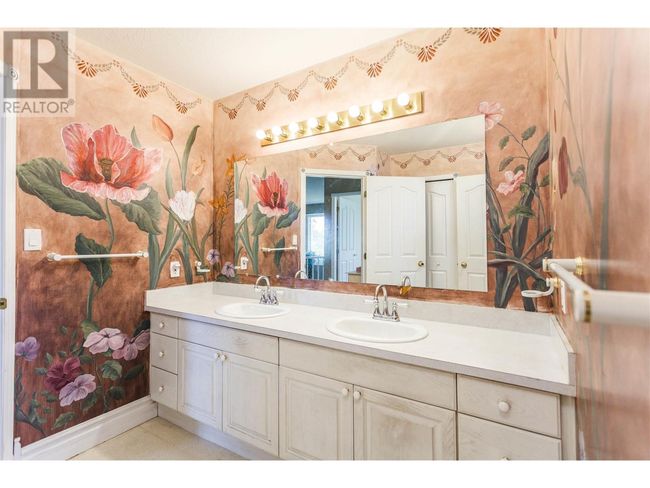 6655 Cosens Bay Rd, House other with 7 bedrooms, 5 bathrooms and 8 parking in Coldstream BC | Image 44