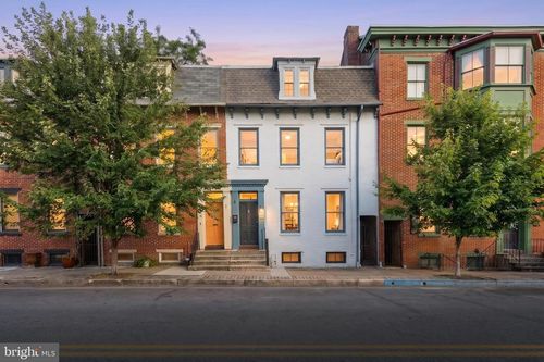 42 S Newberry St, YORK, PA, 17401-3852 | Card Image
