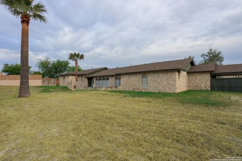 309 Meandering Way, Del Rio, TX, 78840-2520 | Card Image