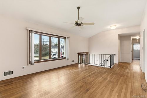 53 Eastern Ave, Deer Park, NY, 11729-3109 | Card Image