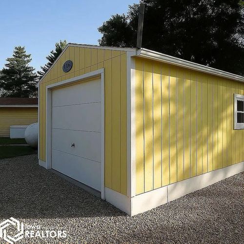 146 Scenic Dr, Montezuma, IA, 50171-8409 | Card Image