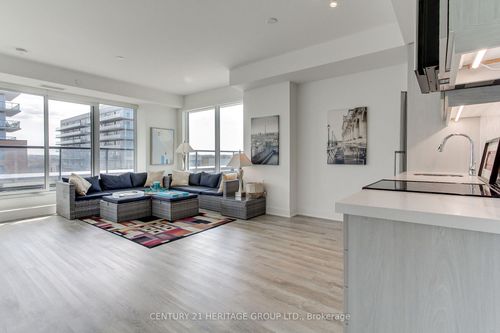 503-185 Deerfield Rd, Newmarket, ON, L3Y0G7 | Card Image