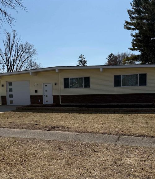 713 W Lincoln St, East Tawas, MI, 48730-1019 | Card Image