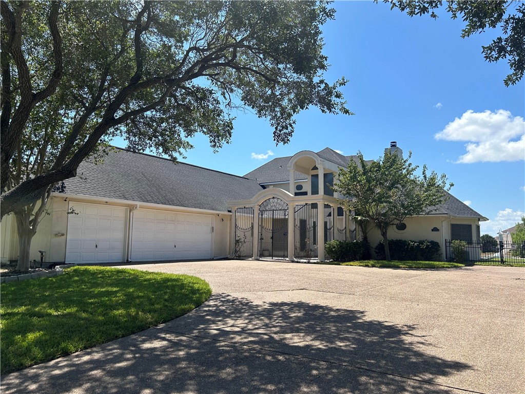 Villefranche Dr, Corpus Christi, TX 78414