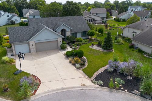 10020 Red Pine Ct, Fort Wayne, IN, 46804-5219 | Card Image