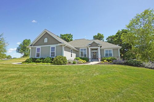 W279N8618 Twin Pine Circle, Lisbon, WI, 53029 | Card Image