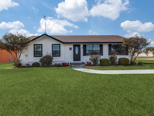 101 E Us Highway 80, Forney, TX, 75126-8662 | Card Image