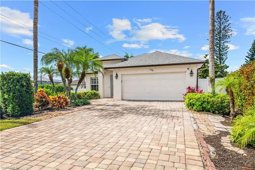 798 107th Ave N, NAPLES, FL, 34108-1859 | Card Image