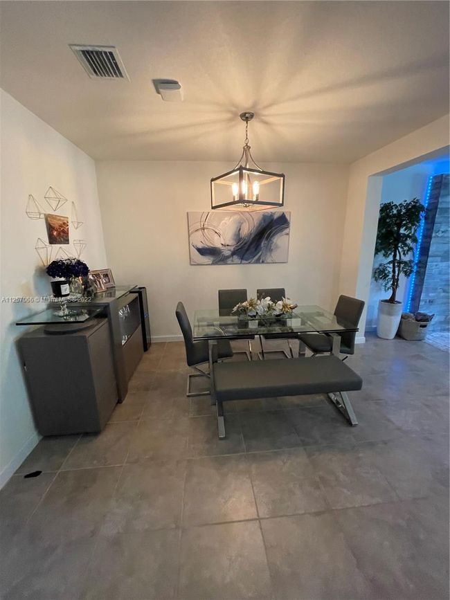 0 - 3409 W 104th Ter, Condo with 4 bedrooms, 3 bathrooms and null parking in Hialeah FL | Image 11