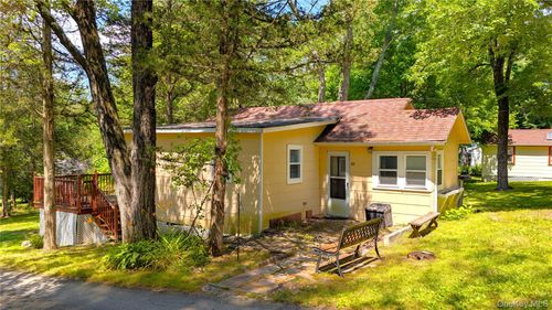21-50 Glanhope Road, East Fishkill, NY, 12533 | Card Image