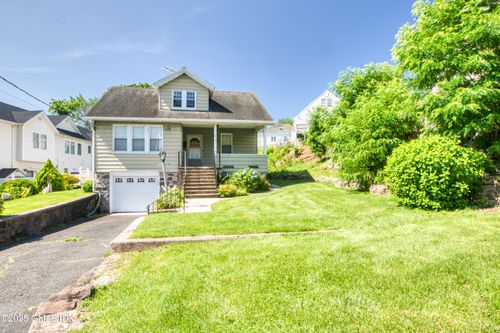 63 Ivy St, Greenwich, CT, 06830-5926 | Card Image