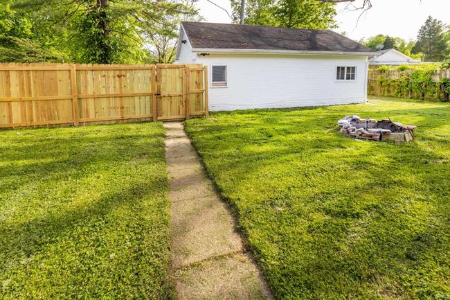 909 Vanderburgh, House other with 2 bedrooms, 1 bathrooms and null parking in Evansville IN | Image 7