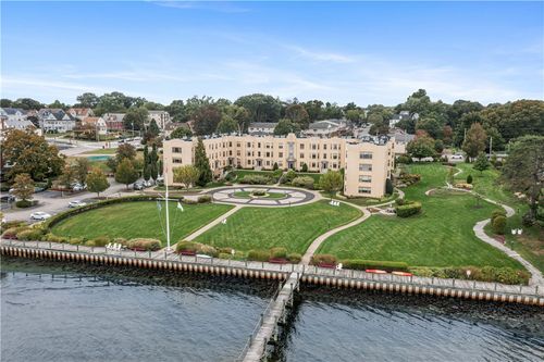 f2-1180 Narragansett Blvd, Cranston, RI, 02905-3933 | Card Image