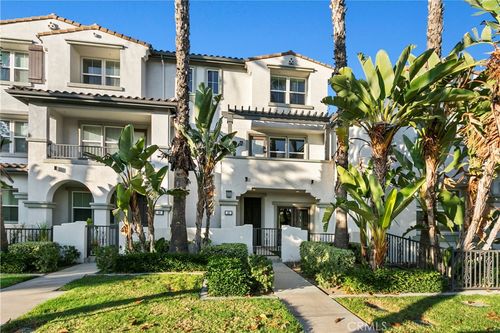 52 Preston Ln, Buena Park, CA, 90621-8428 | Card Image