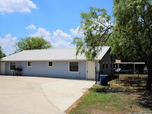 unit-2-1409 S 4th St, Floresville, TX, 78114-2210 | Card Image