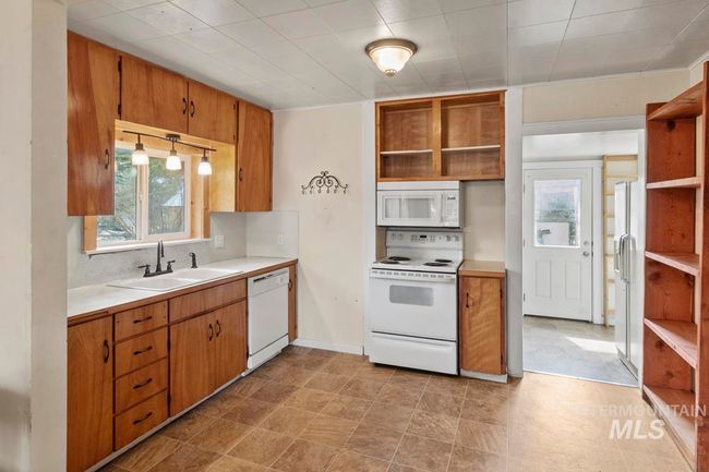 407 S Front St, House other with 2 bedrooms, 1 bathrooms and null parking in Cascade ID | Image 6