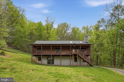 938 Fetchett Rd, BENTONVILLE, VA, 22610-2866 | Card Image