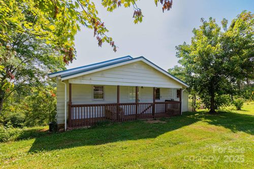 93 Eller Ford Rd, Weaverville, NC, 28787-9579 | Card Image