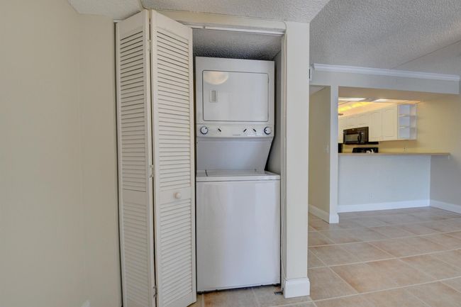 UNIT-202 - 16 Royal Palm Way, Condo with 2 bedrooms, 2 bathrooms and null parking in Boca Raton FL | Image 21