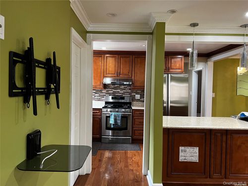 1-flr-83 253rd St, Bellerose, NY, 11426-2121 | Card Image