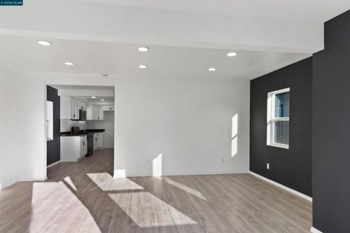 1318 Battery St, Richmond, CA, 94801 | Card Image