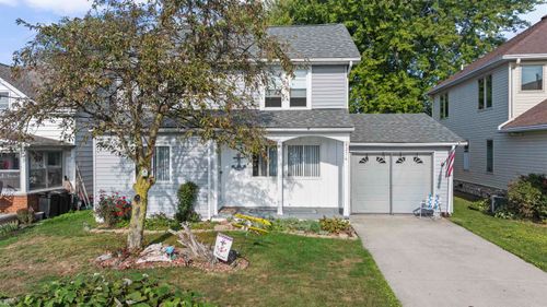 8274 Anchor Bay Dr, Clay, MI, 48001-3501 | Card Image