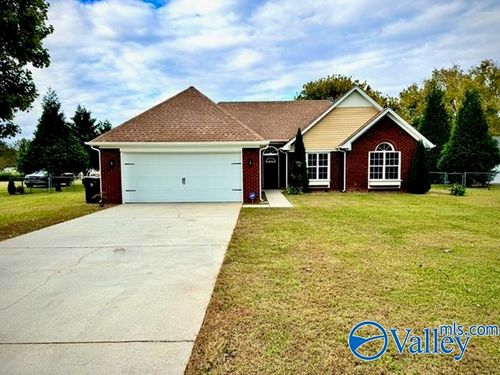 1149 Opp Reynolds Rd, Toney, AL, 35773-7445 | Card Image