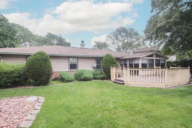 69 Grange Rd, House other with 4 bedrooms, 2 bathrooms and 2 parking in Elk Grove Village IL | Image 17