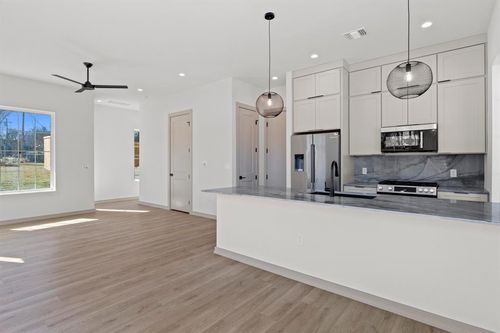 building-6-1736 Bunche Road, Austin, TX, 78721 | Card Image