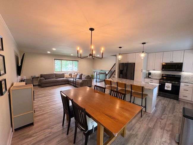 1487 Kathleen Way, House other with 3 bedrooms, 2 bathrooms and 2 parking in Elk Grove Village IL | Image 9