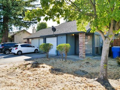 103 Pulsar Circle, Home with 2 bedrooms, 2 bathrooms and null parking in Sacramento CA | Image 1